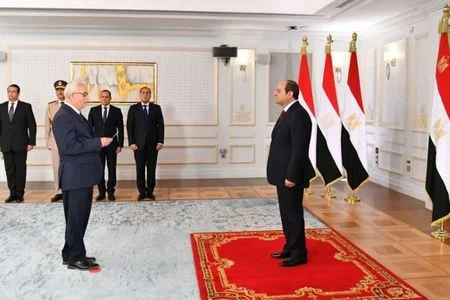 الدكتور رضا حجازي يؤدي اليمين الدستورية أمام الرئيس السيسي.