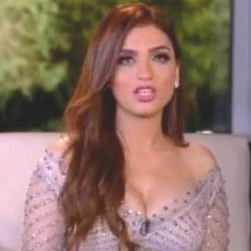 فستان ياسمين عز Yasmine Ezz المكشوف في حلقة نصر أكتوبر التي تسبب في شهرتها