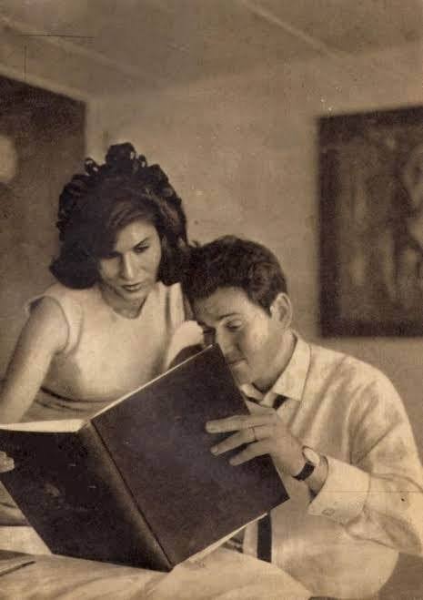 محمد سلطان في صورة مع زوجته فايزة احمد